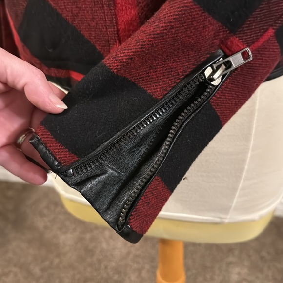 Dex red black jacket - Picture 4 of 5